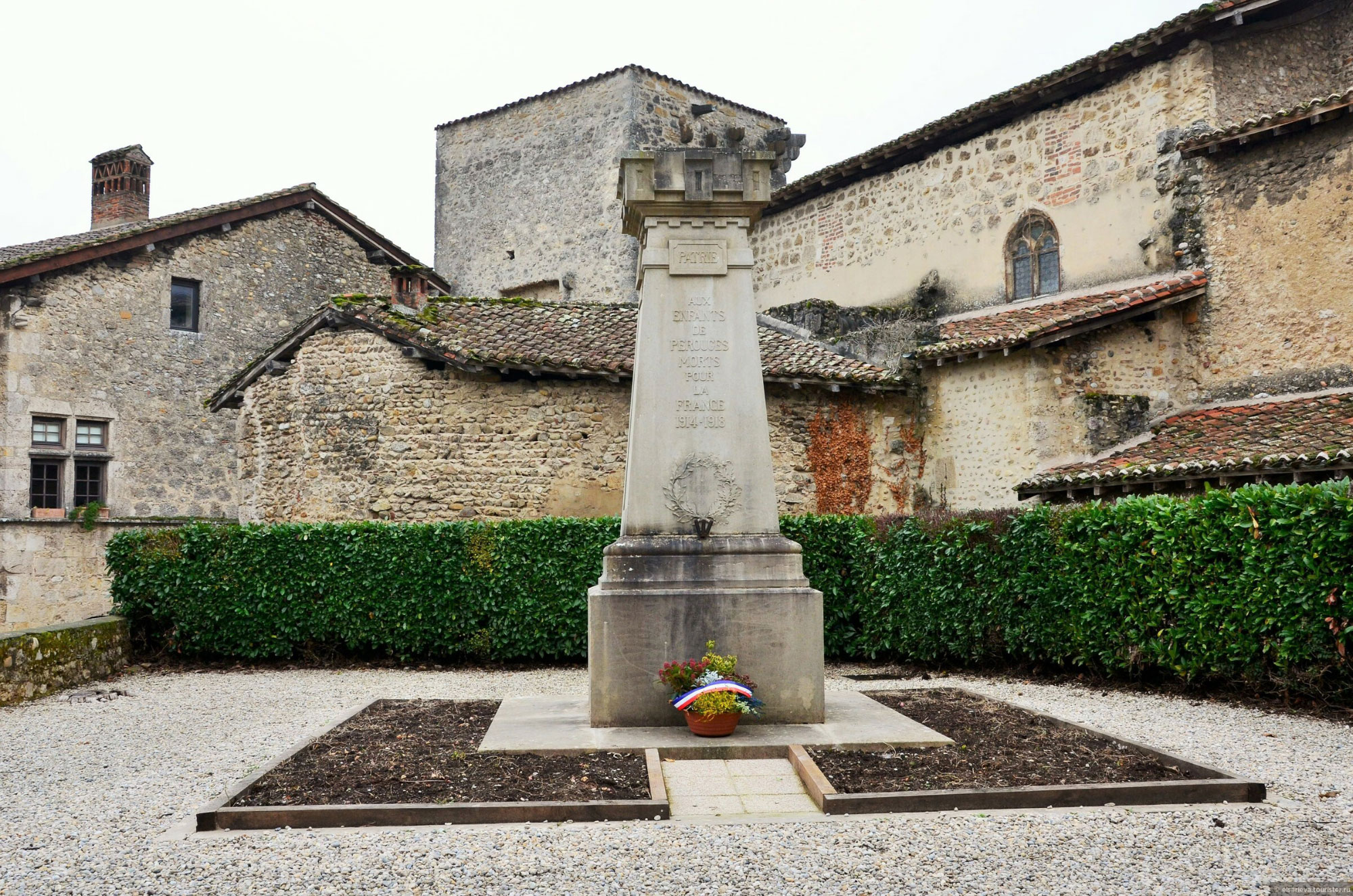 Perouges